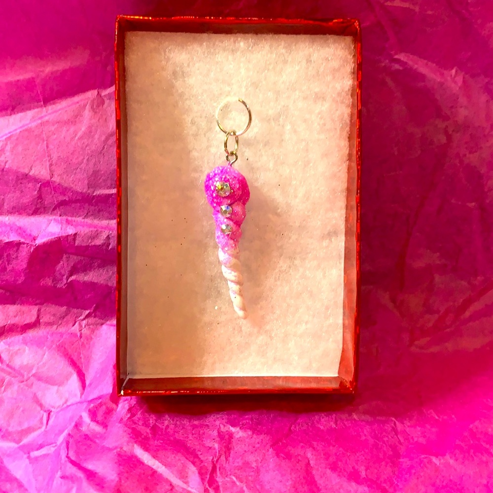 Hand made clay Unicorn 🦄 Horn pendent! 🦄💕